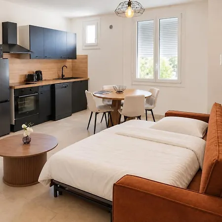 Apartment Le Carmin T2 Renove Avec Clim Et Parking Prive Chanas